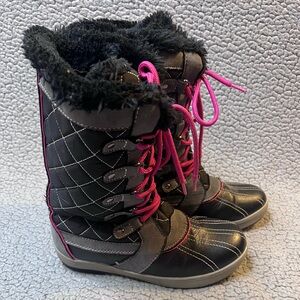 Totes Sabrina Girls Boots Size 5 Med Black And Pink Faux Fur Lining Black & Pink